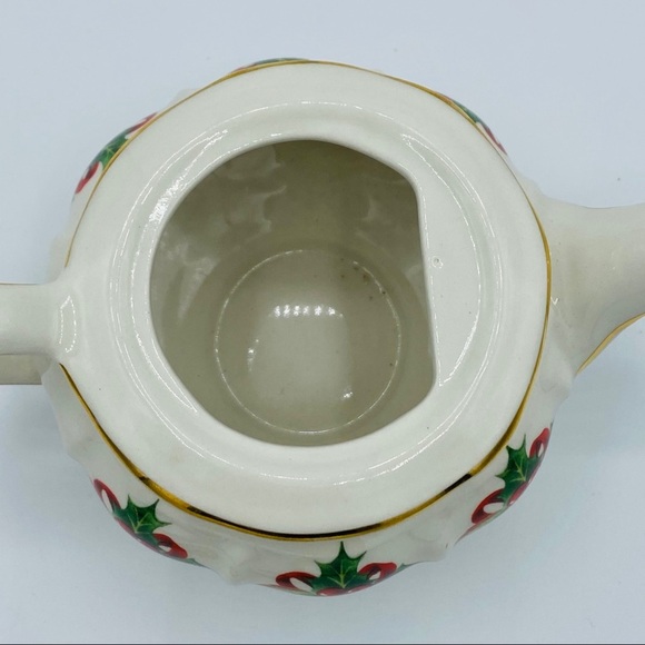 Windsor || "Mini" Teapot with Holiday Holly - Picture 8 of 11